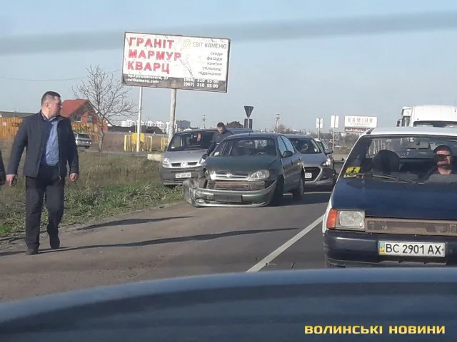 У Рованцях трапилася потрійна аварія (відео, фото)