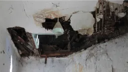 У олицькому замку Радзивілів обвалюється стеля (фото)