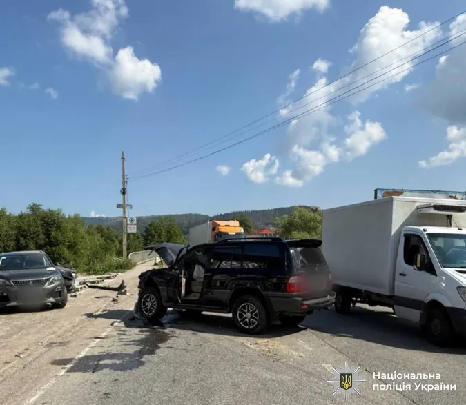 На Прикарпатті після зіткнення двох авто госпіталізували волинян