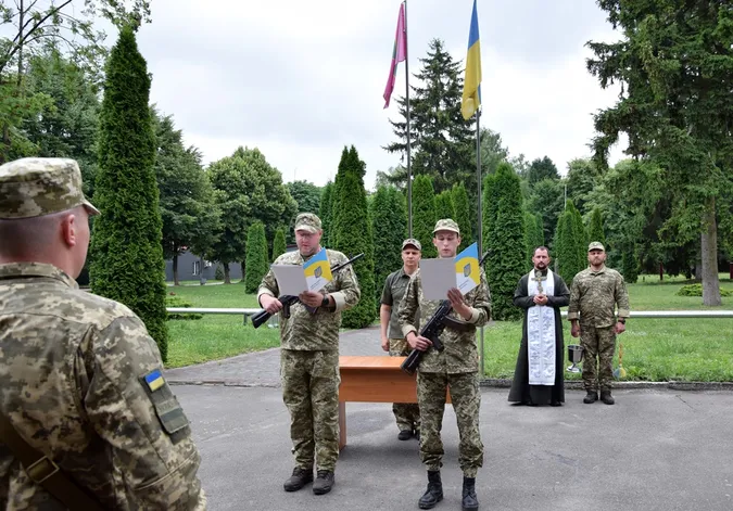 У Луцьку новобранці-прикордонники склали присягу (фото)