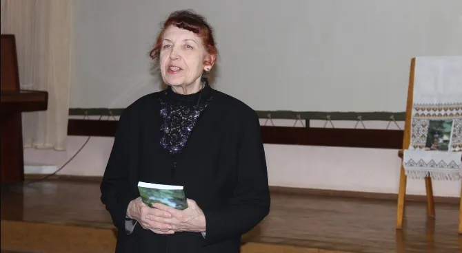 Померла відома поетеса та перекладачка з Волині Олена Криштальська