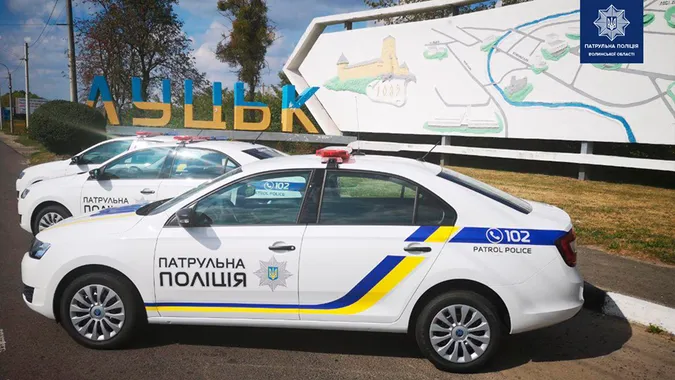 Волинські патрульні отримали нагороди, а управління – нові автівки (фото)