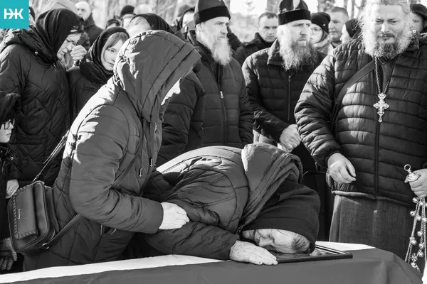 Без батька залишилися двоє дітей: на Волині попрощалися з воїном Віктором Веремійчиком (фото)