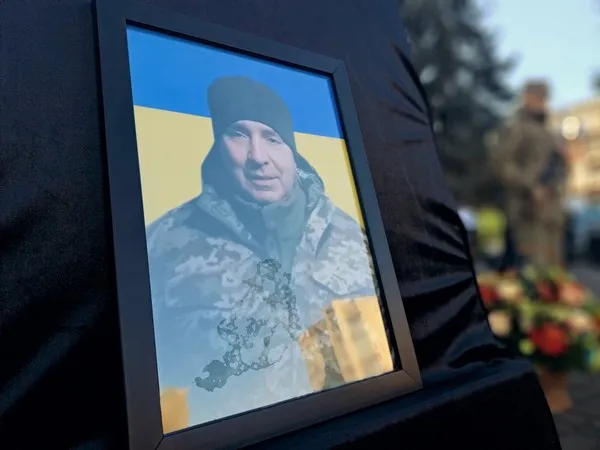 Отримав важкі поранення у навчальному центрі: Ковель попрощався з бійцем Олександром Козаком (фото)