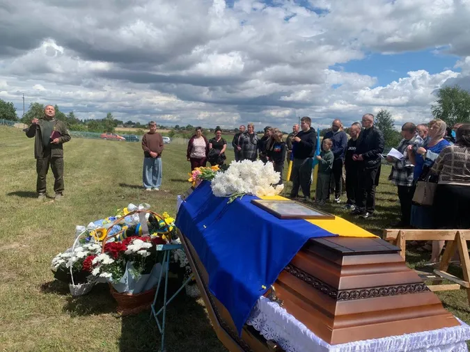 На Волині попрощалися з Героєм Олегом Черкасовим (фото)