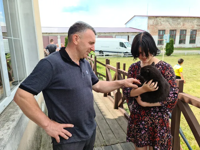 Коні та сільський колорит: як відпочивають діти переселенців на Волині (фото)