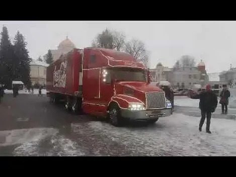 Святкова фура Coca-Cola вже в Луцьку (фото, відео)