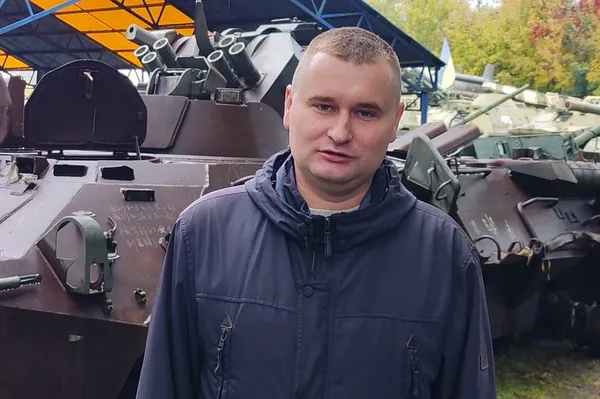 Працівник музею Василь Карпюк