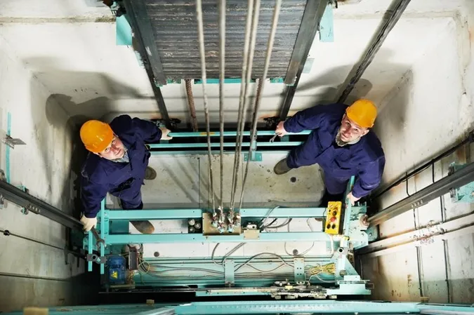 У Луцьку люди з інвалідністю дочекалися ремонту ліфтів?