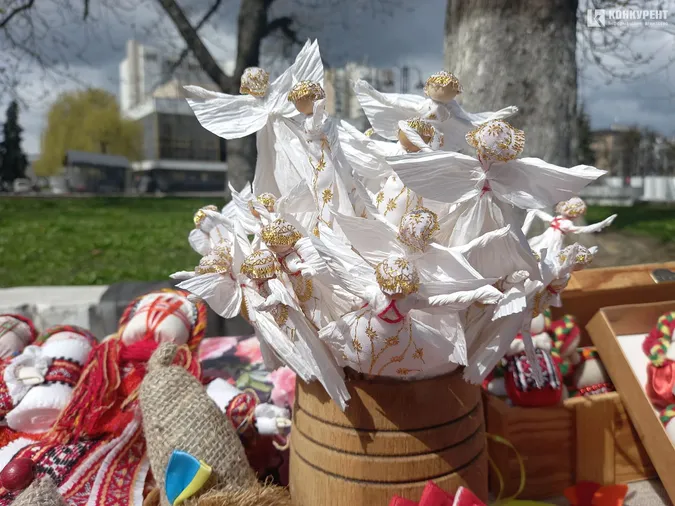 У центрі Луцька стартував Великодній ярмарок (фото)