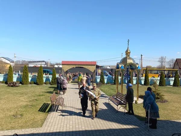 Вербна неділя у жалобі: на Волині попрощалися з 30-річним воїном Миколою Миронюком (фото)
