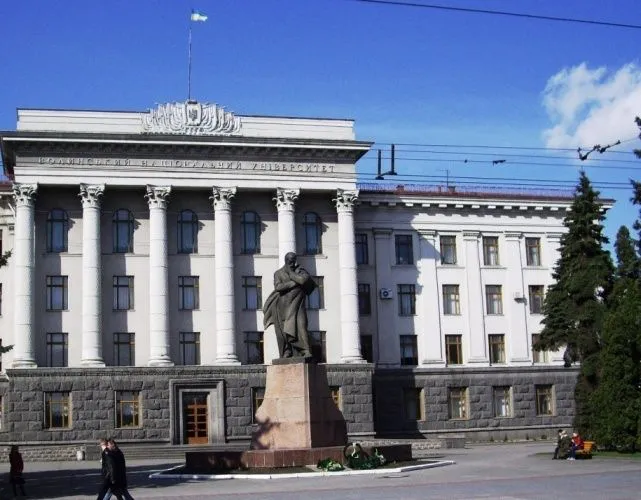 Біля пам’ятника Шевченку в Луцьку читатимуть вірші