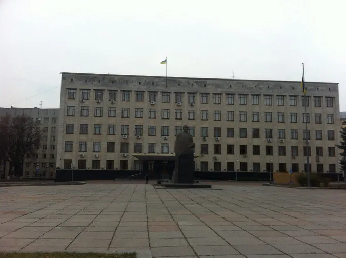 Чиновниця Житомирської ОДА «віджала» туалет у колег