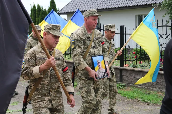 На Волині провели в останню земну дорогу Захисника Ігоря Андрійчука (фото)