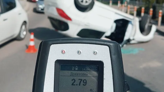 Водійка була нетверезою: деталі ДТП з перекинутим авто у Луцьку