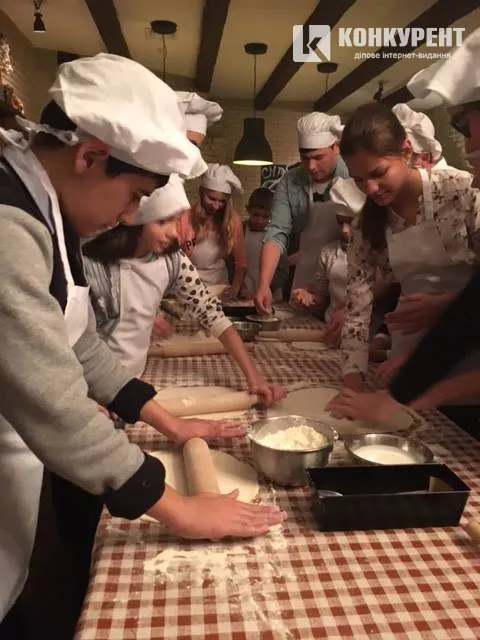 Випускники луцької Бізнес Школи на день стали піцейолами