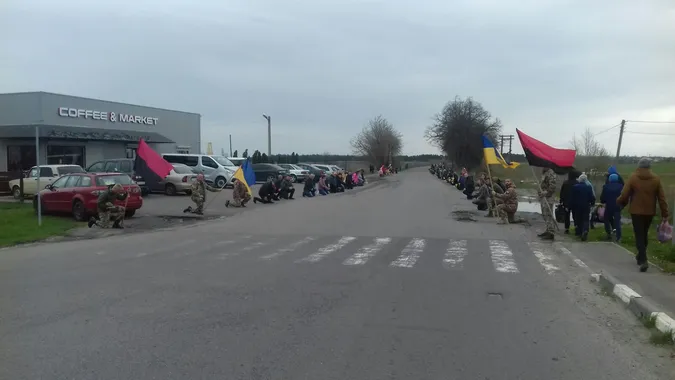 На Волині попрощалися з воїном, який загинув під Бахмутом (фото)