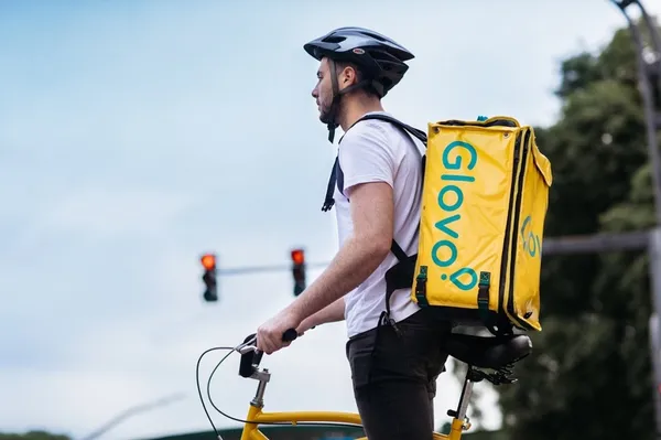Скільки в Луцьку заробляють кур'єри Glovo