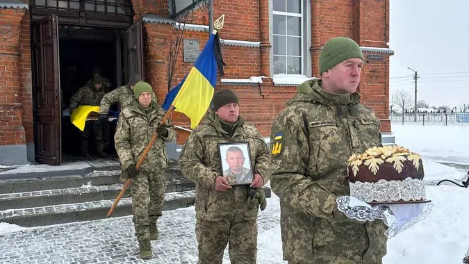 У Володимирі попрощалися з полеглим воїном Андрієм Велимцем (фото)