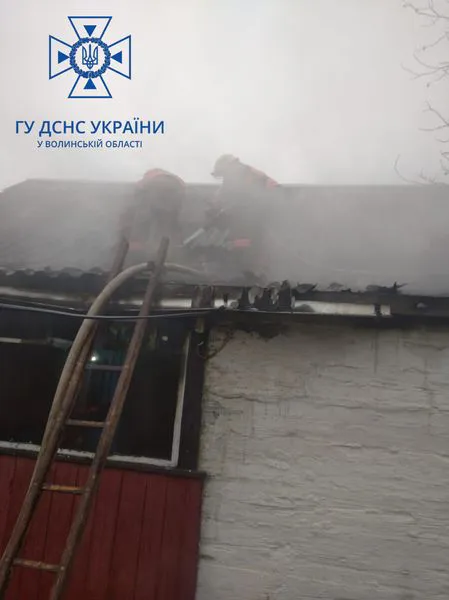 Через коротке замикання і куріння: на Волині горіли три житлові будинки (фото)