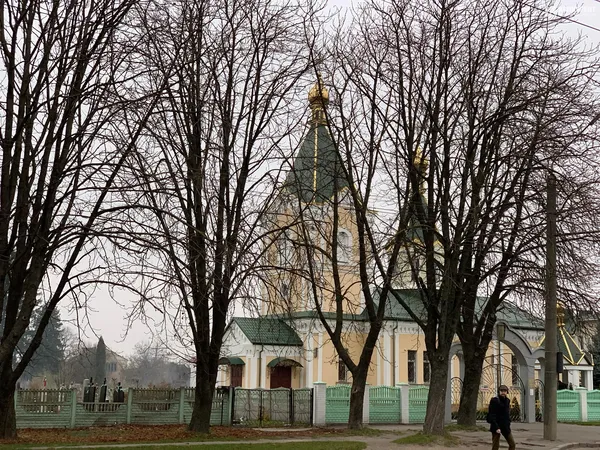 У Луцьку – скандал на кладовищі: жінка приїхала хоронити брата, а могила вже зайнята