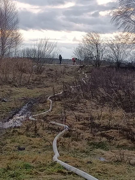 250 тонн води: на Волині людям затопило городи (фото)