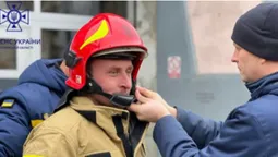 Волинські рятувальники навчали волонтерів бути вогнеборцями (фото)