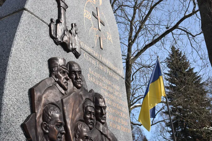 У Луцьку вшанували Героїв Небесної Сотні (фото)