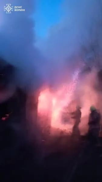У Луцькому районі діти підпалили хату-пустку (фото)
