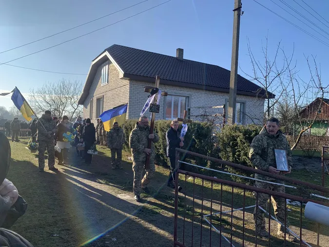 На Волині попрощалися із загиблим воїном Сергієм Бубелою (фото)