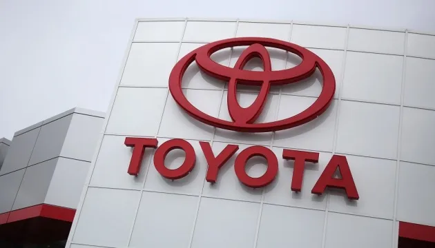 Toyota призупиняє постачання 10 моделей автомобілів через проблеми з двигунами