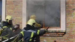 Знищені меблі, пошкоджені стіни: у Підгайцях горів будинок (фото, відео)