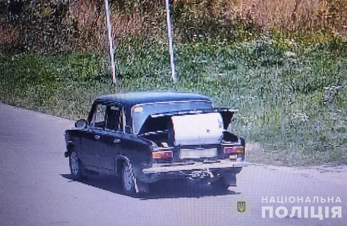 На Волині троє молодиків вкрали в пенсіонерки бідон, циркулярку і болгарку (фото)