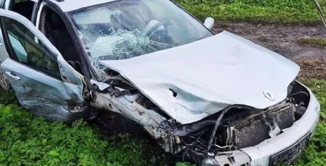 Двоє людей – у лікарні: деталі ранкової аварії у Володимирському районі (відео)