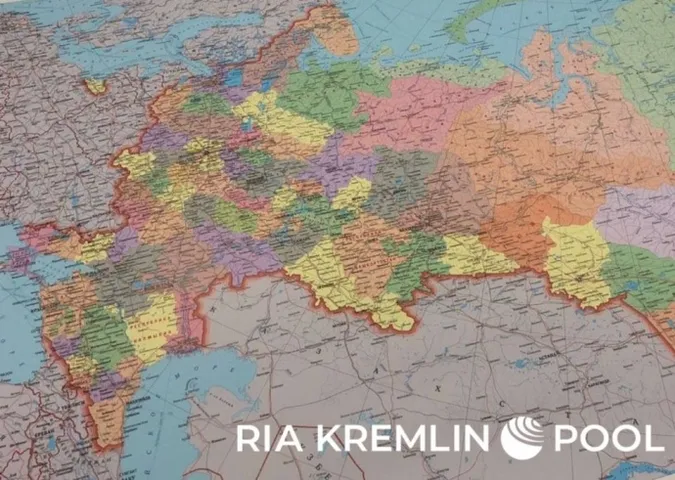 У Москві випустили карти росії з окупованими українськими територіями