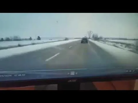 Повний бус людей: на Рівненщині лучанин потрапив у ДТП (відео)