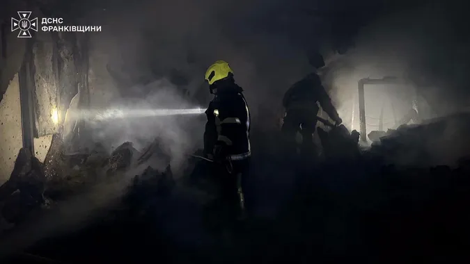 Одна людина загинула: росіяни реактивним дроном атакували Івано-Франківськ