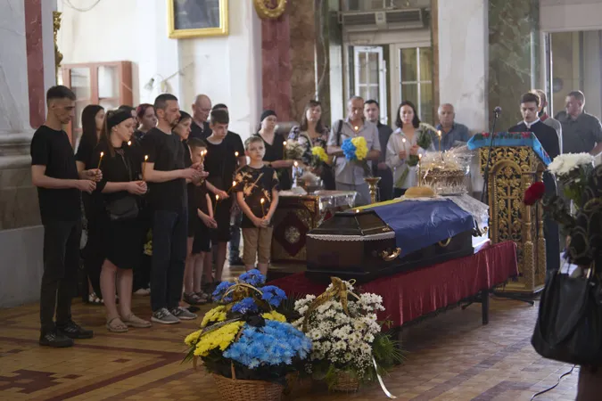 У Луцьку в останню дорогу провели захисника Андрія Максимчука