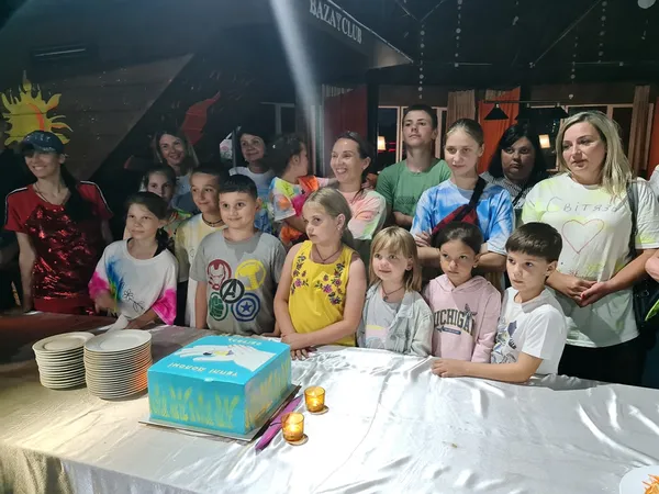 «Зробіть, щоб мама посміхалась»: на Світязі завершився ресурсний табір для мам та дітей з прифронтових міст України (фото)