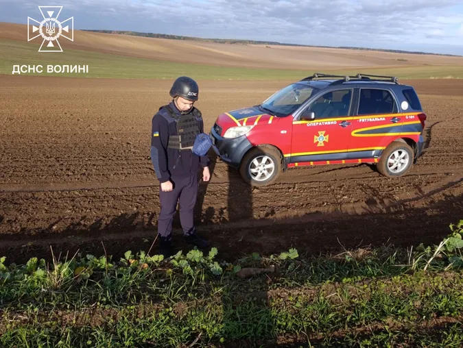 У полі на Горохівщині знайшли смертельно небезпечний предмет (фото)