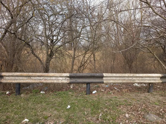 Лучани влаштували сміттєзвалище біля Нового ринку (фото)