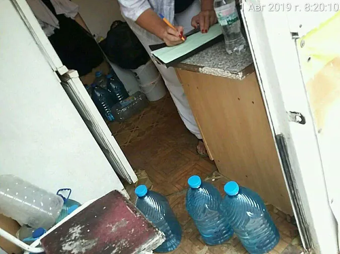 Муніципали зафіксували декілька «точок» продажу алкоголю з рук (фото)
