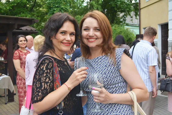 Ліворуч - Тетяна скулинець, праворуч - депутат Луцькради Алла Надточій