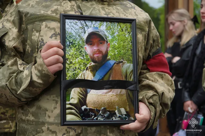 На Волині попрощалися із воїном Дмитром Олівком (фото)