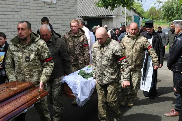 Навіки 31: громада на Волині провела в останню дорогу воїна Юрія Янюка (фото)