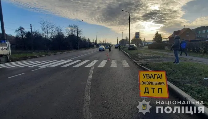 У Луцьку Volkswagen збив на переході дідуся (фото)