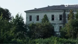 Що приховують закинуті казарми у Луцьку та чому там кричать люди