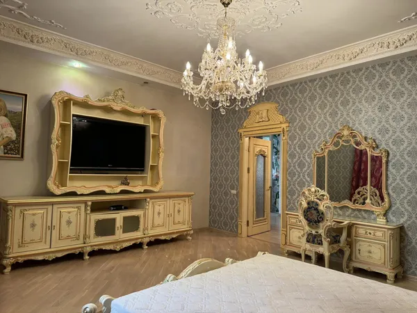 Пшонка-стайл: у Луцьку продають елітну квартиру (фото)