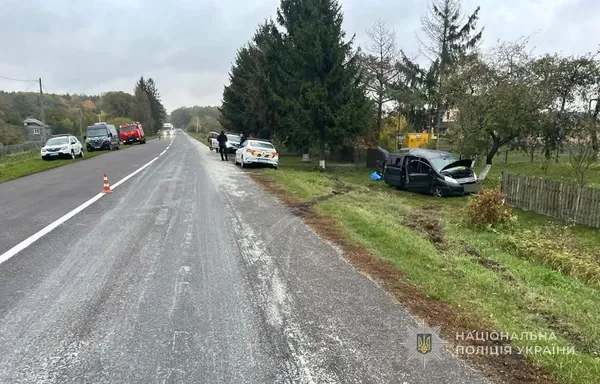 На Волині автомобіль злетів у кювет: травмувалися п’ятеро жінок, одну з них госпіталізували (фото)