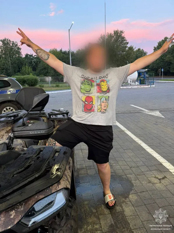 Ані прав, ані тверезості: у Луцьку впіймали зухвалого гонщика на квадроциклі (фото)